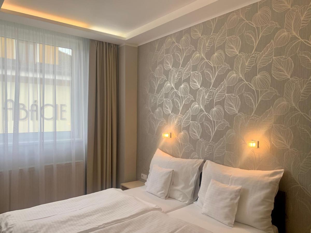 Hotel Abacie & Wellness Валашске-Мезиржичи Экстерьер фото