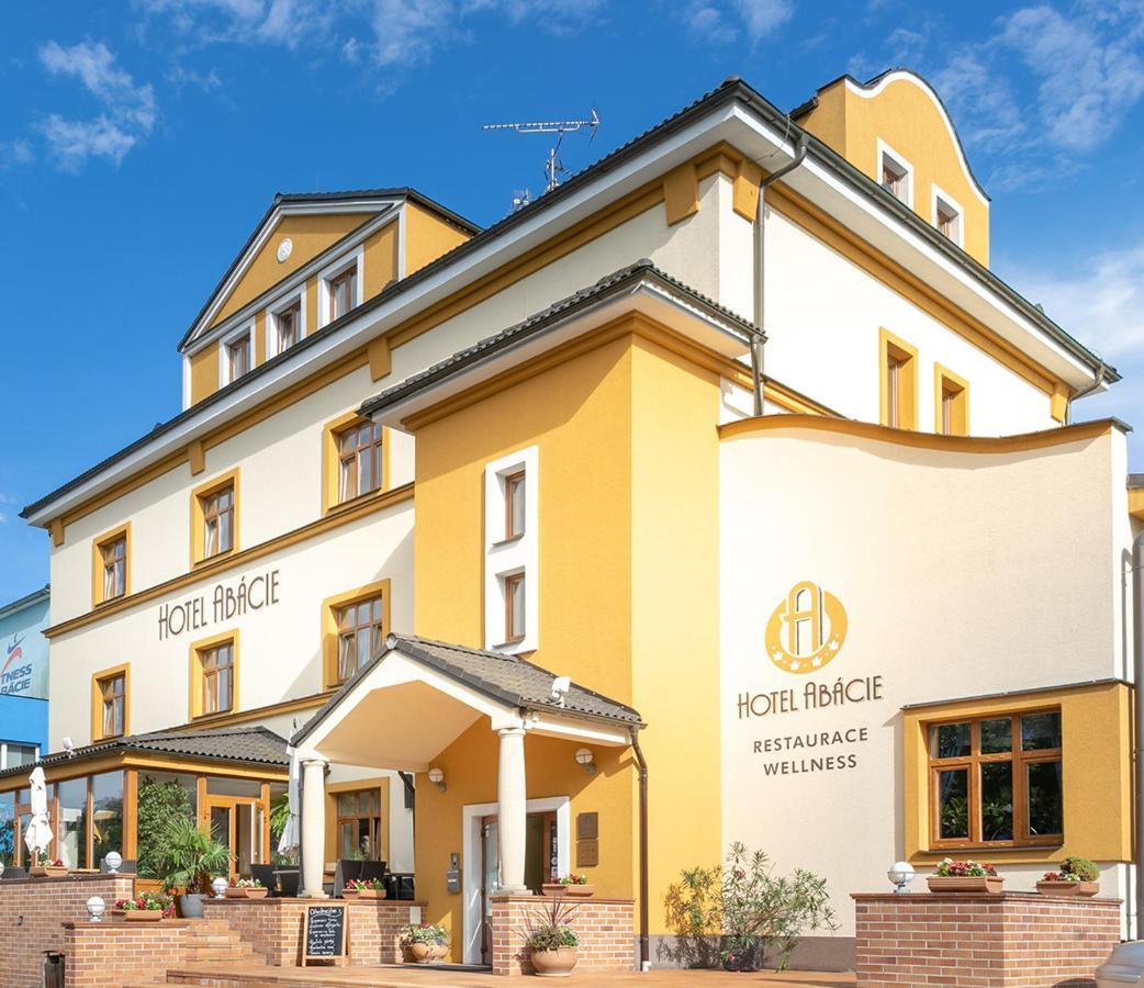 Hotel Abacie & Wellness Валашске-Мезиржичи Экстерьер фото