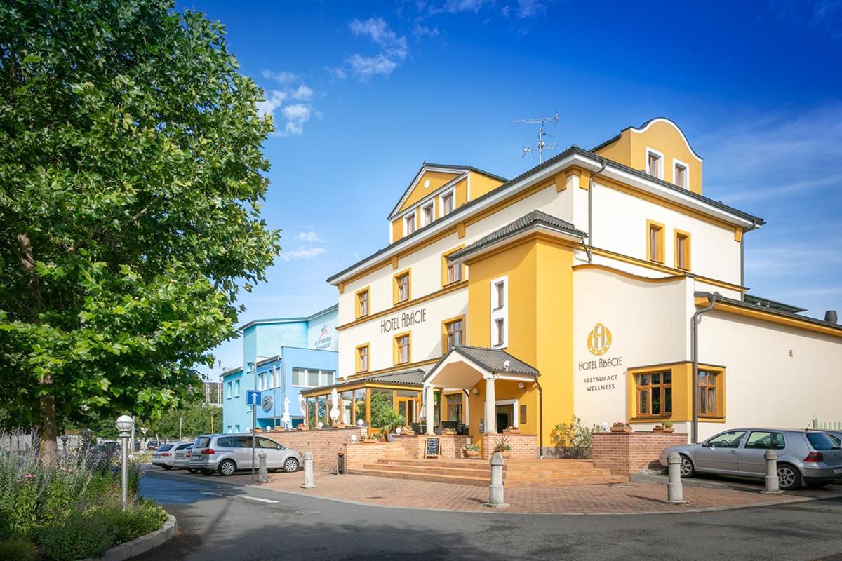 Hotel Abacie & Wellness Валашске-Мезиржичи Экстерьер фото