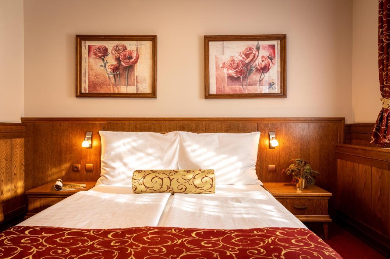 Hotel Abacie & Wellness Валашске-Мезиржичи Экстерьер фото