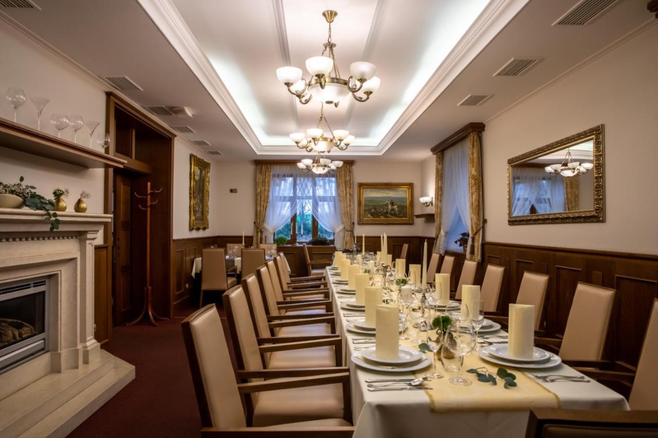 Hotel Abacie & Wellness Валашске-Мезиржичи Экстерьер фото