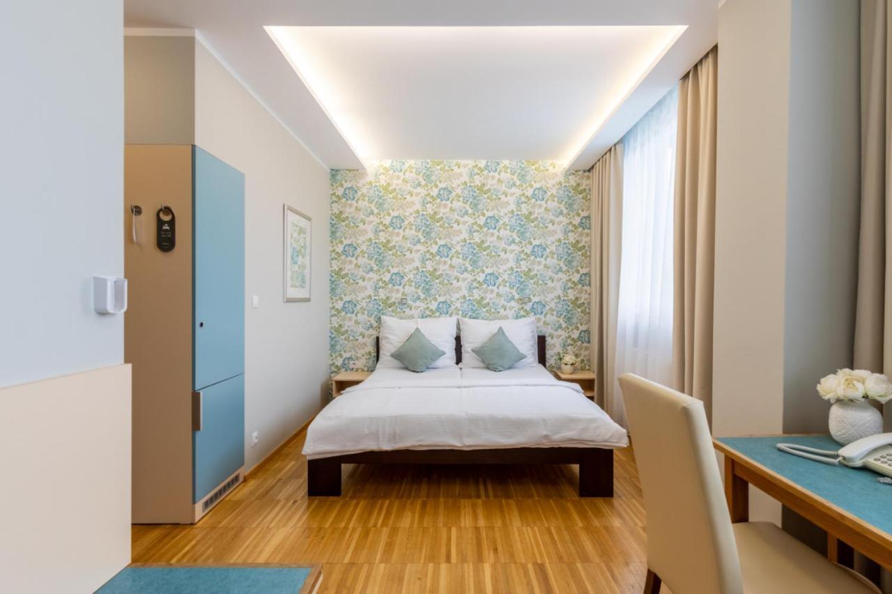 Hotel Abacie & Wellness Валашске-Мезиржичи Экстерьер фото