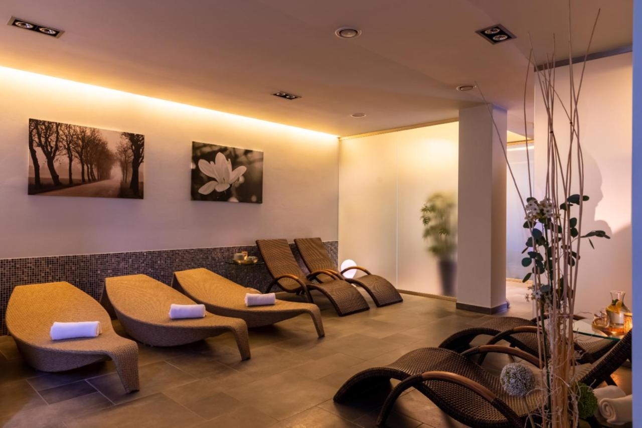 Hotel Abacie & Wellness Валашске-Мезиржичи Экстерьер фото