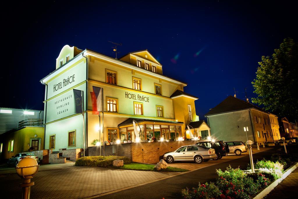 Hotel Abacie & Wellness Валашске-Мезиржичи Экстерьер фото